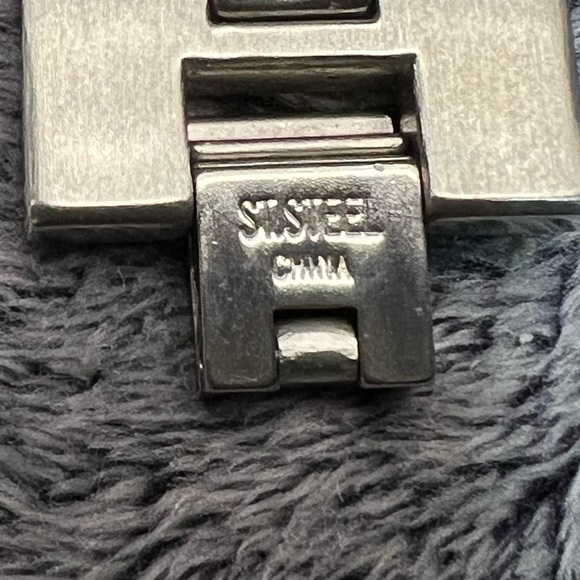 Tommy Hilfiger Red Blue Strap Stainless Watch - Picture 4 of 6